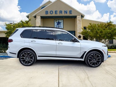 2025 BMW X7 M60i