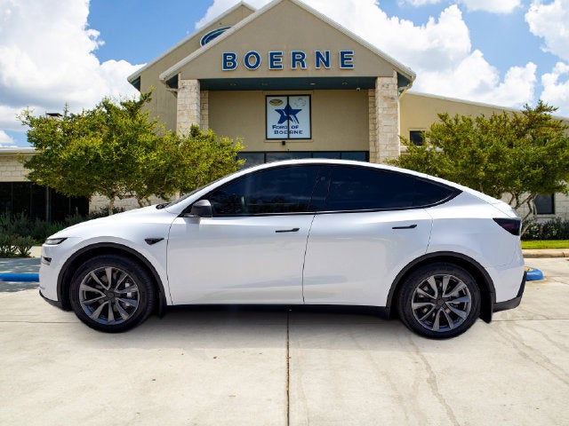 2026 Tesla Model Y Base