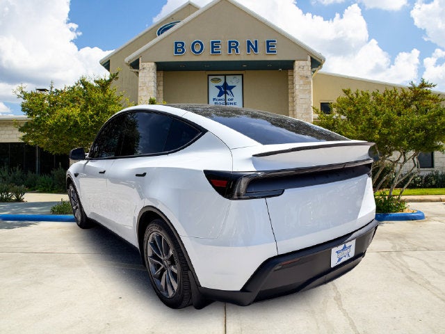 2026 Tesla Model Y Base