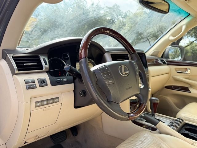 2015 Lexus LX Base