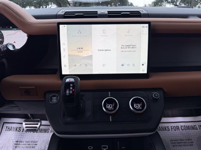 2024 Land Rover Defender 130 P400 X-Dynamic SE