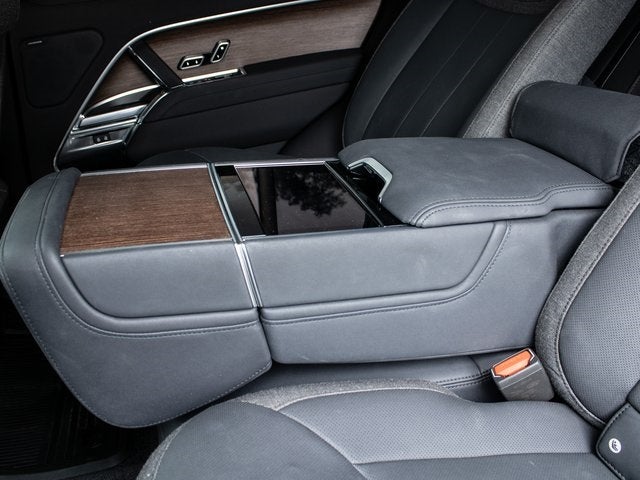 2023 Land Rover Range Rover P530 SE