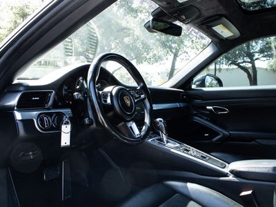 2018 Porsche 911 Carrera