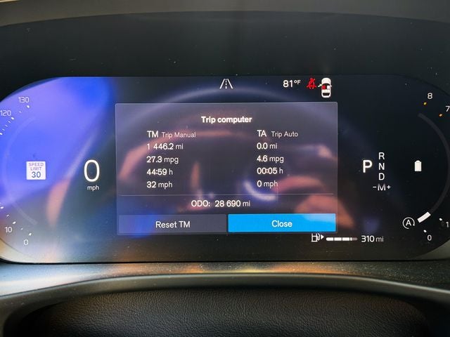 2024 Volvo XC40 B5 Plus Bright Theme