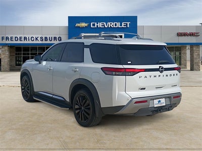 2025 Nissan Pathfinder Platinum