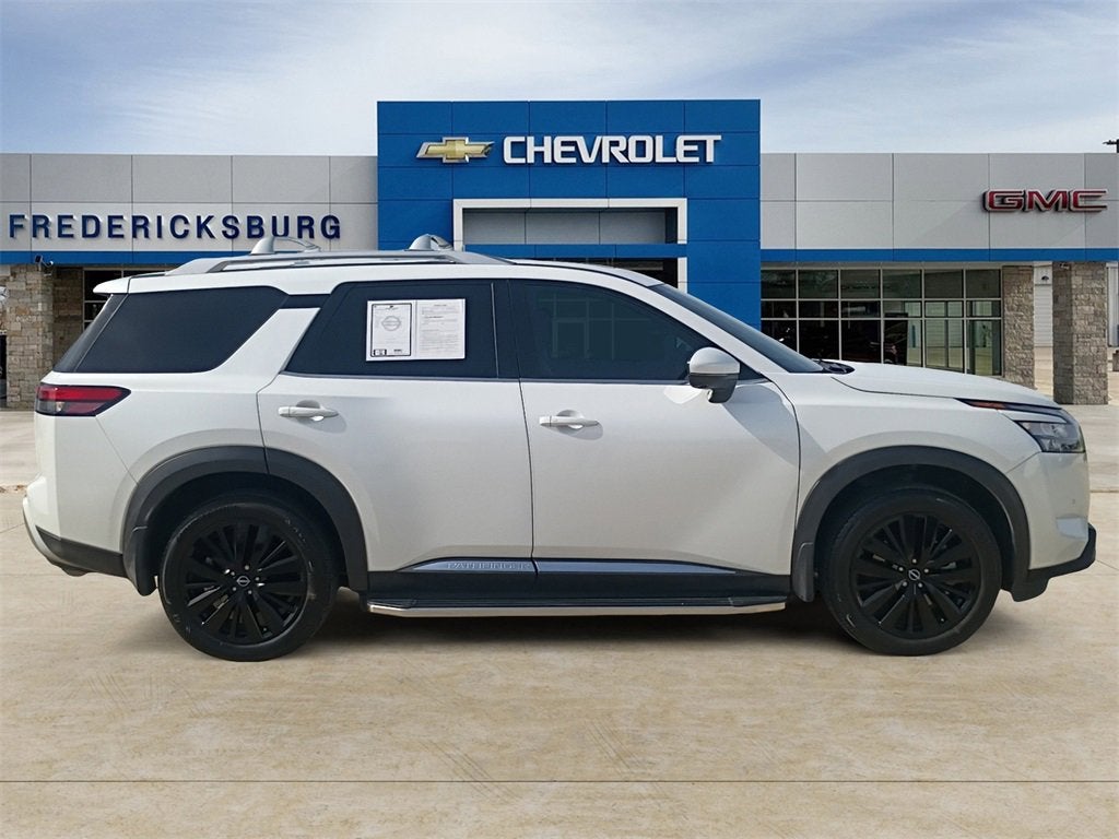 2025 Nissan Pathfinder Platinum