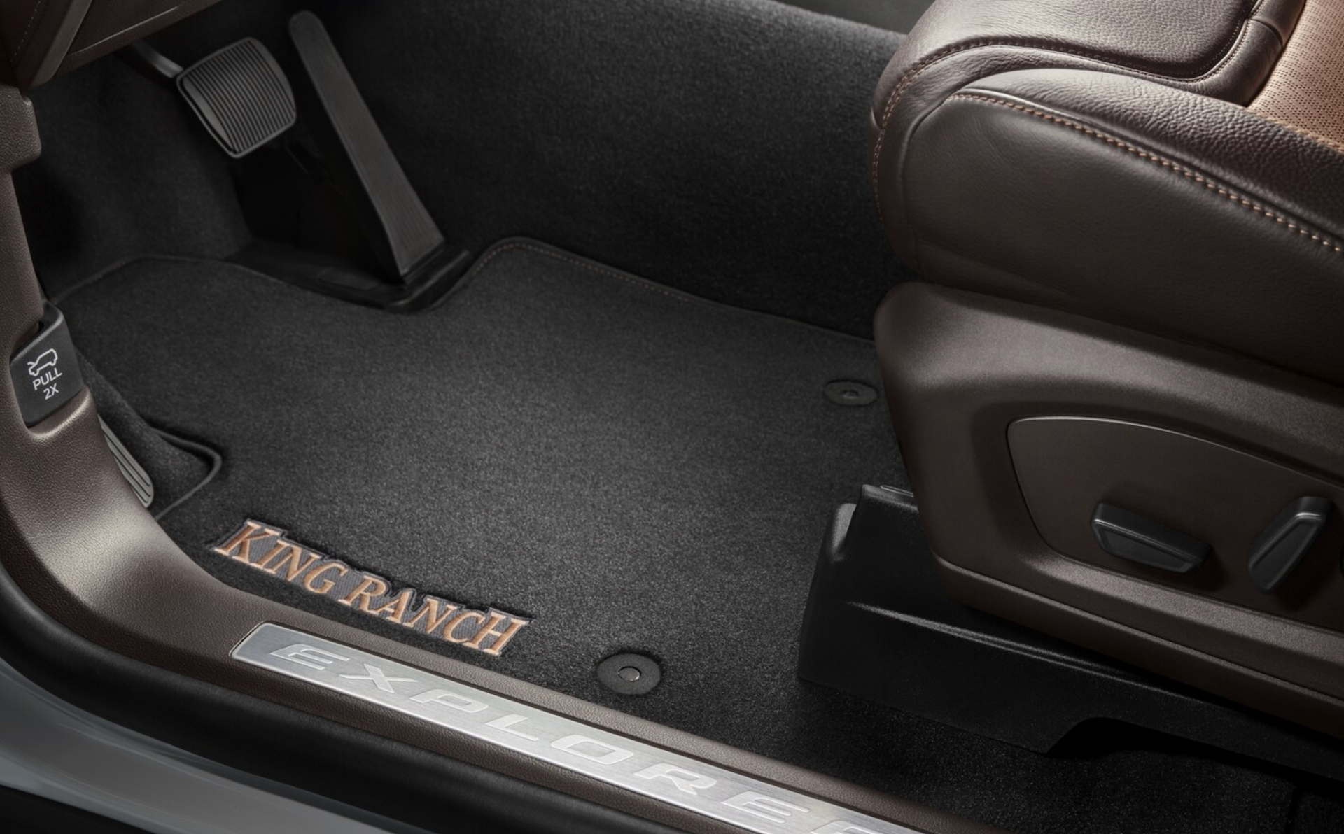 New 2024 Ford Explorer Interior Features Near Me in Floresville, TX