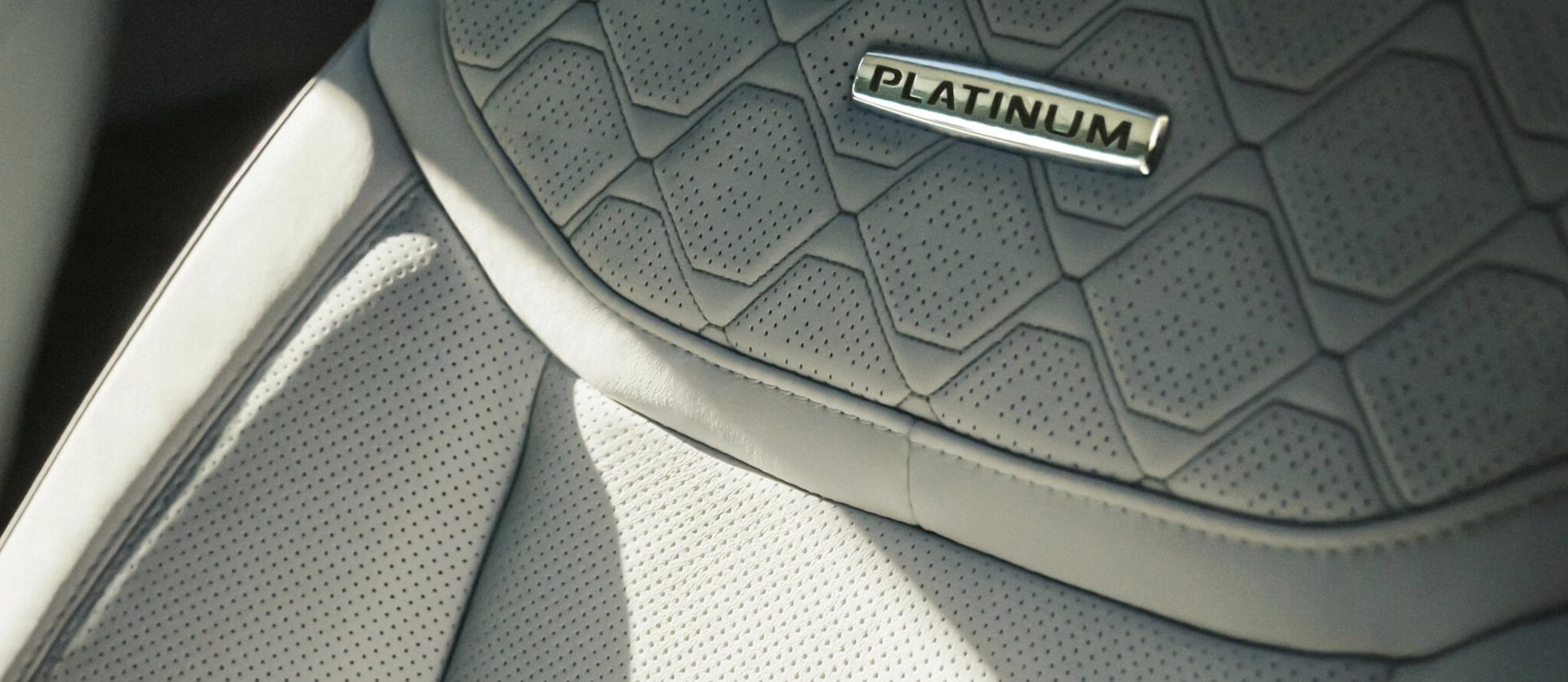 New 2025 Ford Explorer Interior Features Near Me in Floresville, TX